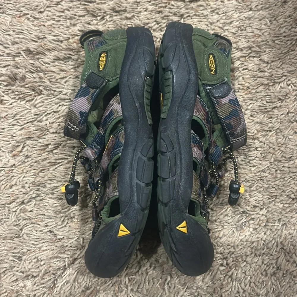 Keen comfortable outdoor